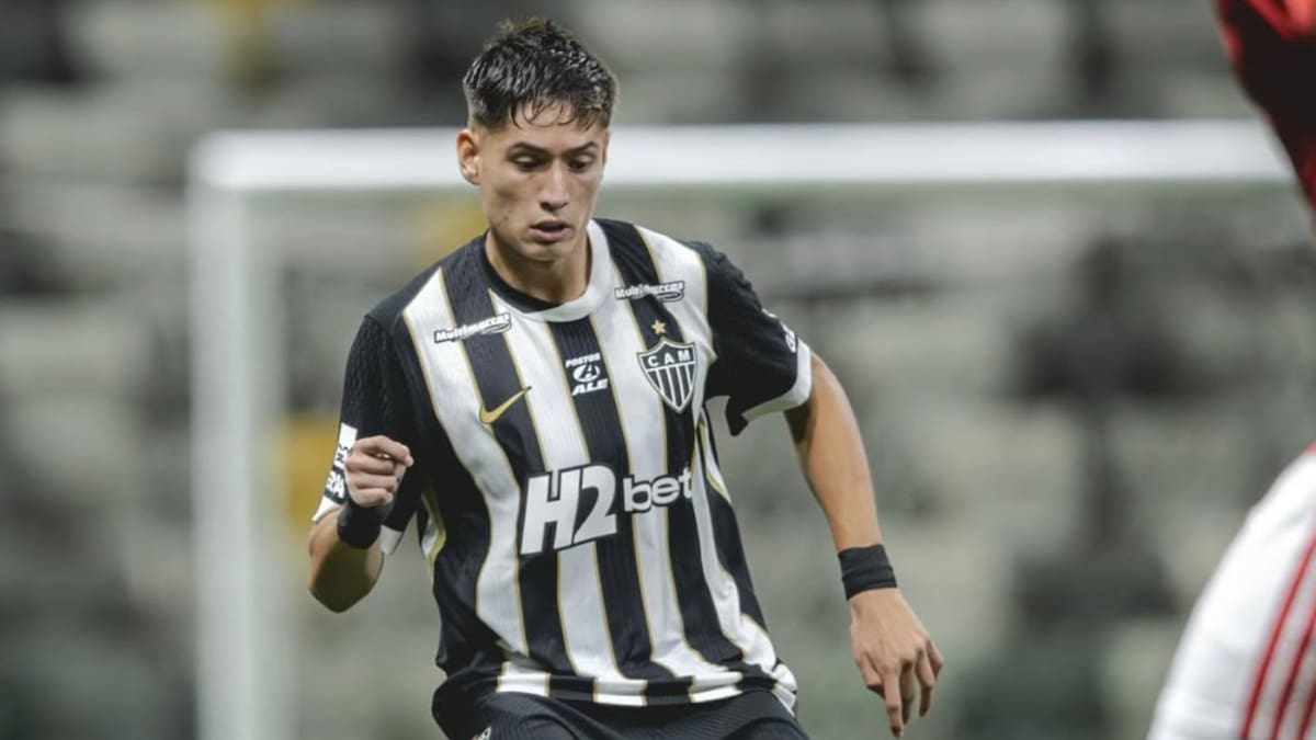 Iván Román vive humillante situación en el Atlético Mineiro: DT argentino lo sacó a los 33 minutos