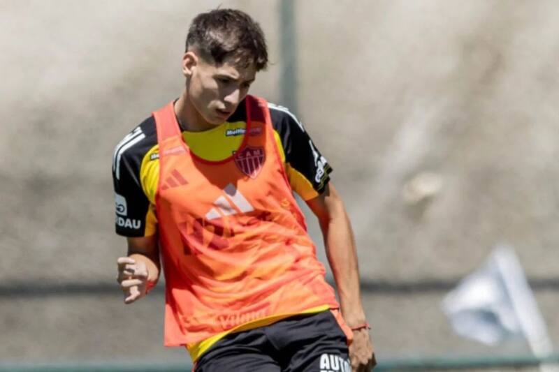 entrenando en Atlético Mineiro.