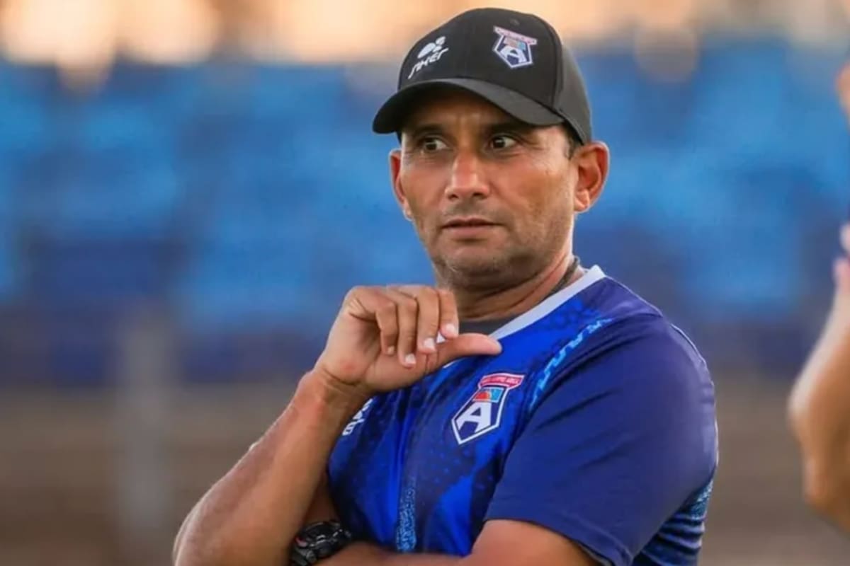 El DT de San Marcos de Arica.