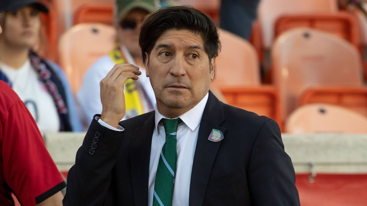 “Con Iván Zamorano nos distanciamos hace unos años. Yo siento que él estuvo mal”