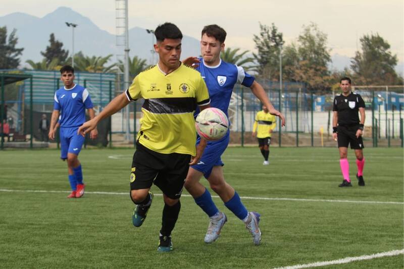 El volante con los colores de Ferroviarios, de la Tercera B de nuestro fútbol. Foto: Tercera en Fotos.