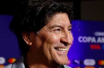 El afectuoso mensaje que abre una posible reconciliación entre Iván Zamorano y emblemático periodista deportivo