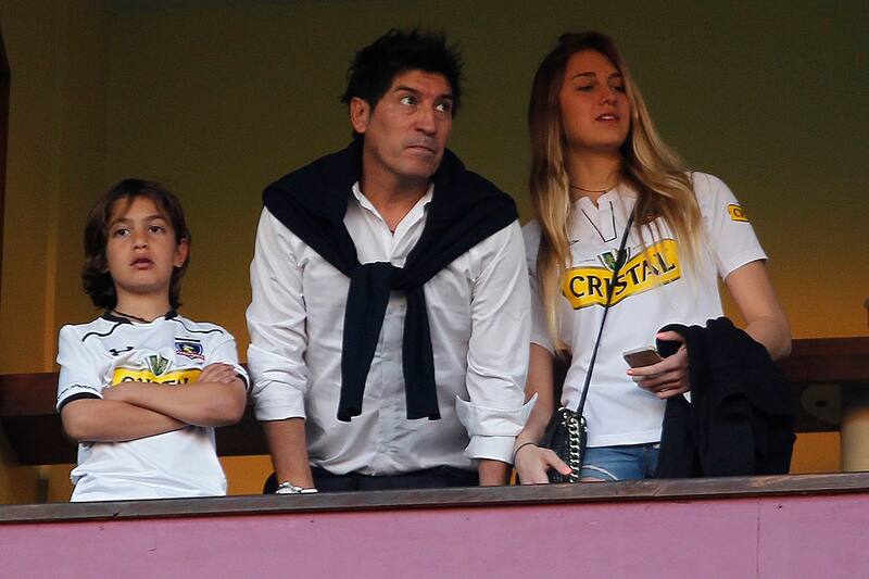 apoyando a Colo Colo. Agencia Aton