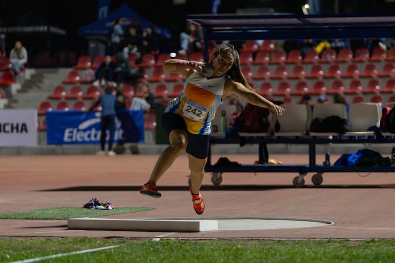 La lanzadora se presentó el viernes en el estadio Mario Recordón, donde confirmó su favoritismo en la prueba.