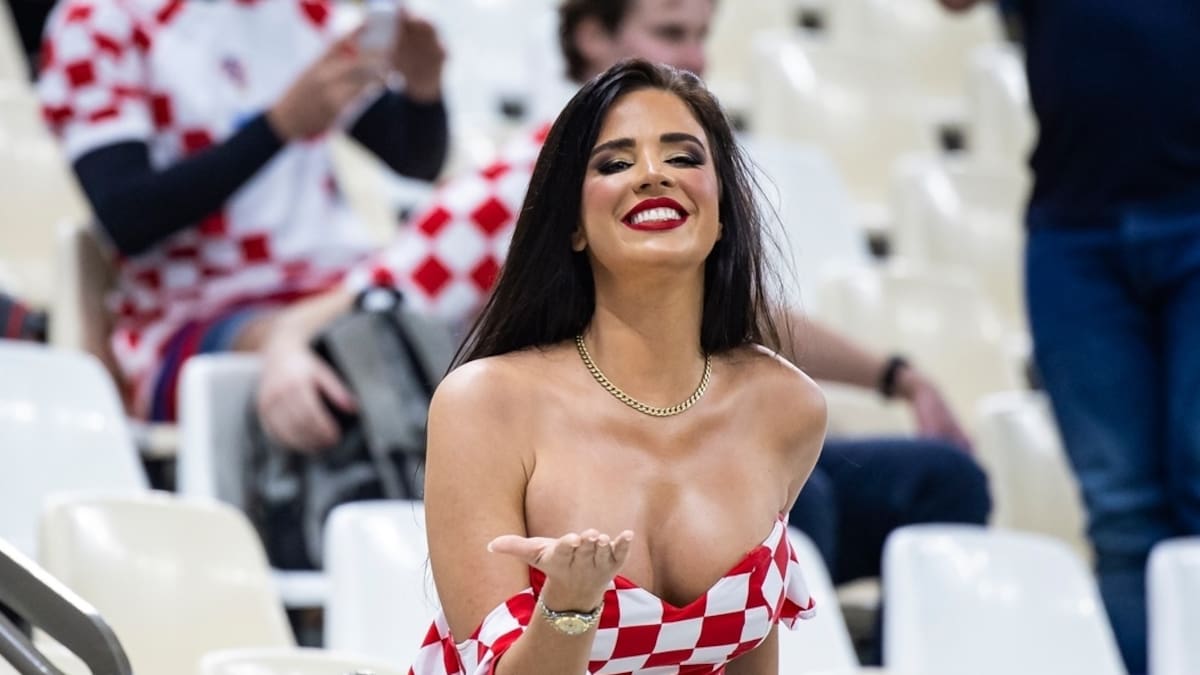 VIDEO | Con la “Novia del Mundial” al frente: así llegaron los hinchas de Croacia al partido frente a Inglaterra