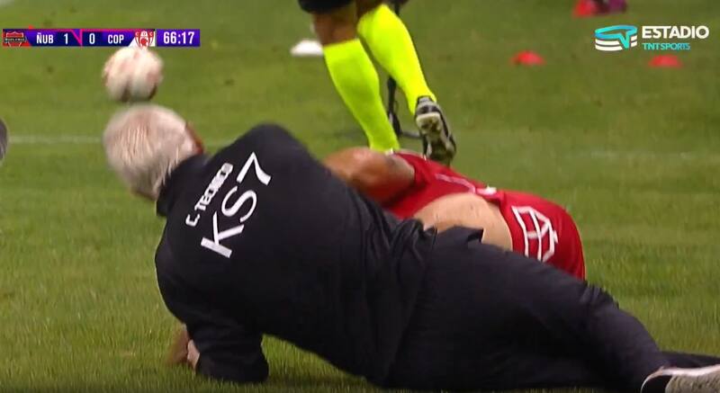 fue víctima de la intensidad del juego en el Nelson Oyarzún.
