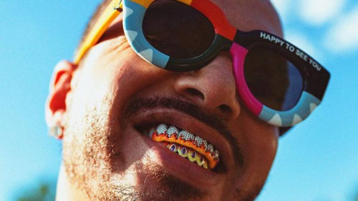 J Balvin es mordido por un mono y preocupa a sus fans