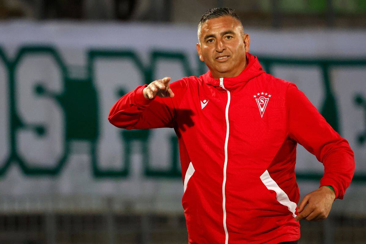 volvió a ganar con Santiago Wanderers, pero se vio molesto por la falta de refuerzos. Foto: Agencia Aton.