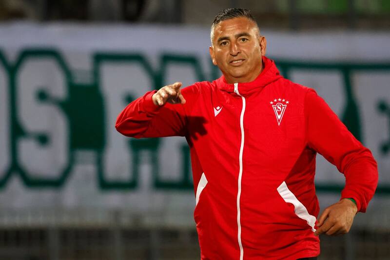 volvió a ganar con Santiago Wanderers, pero se vio molesto por la falta de refuerzos. Foto: Agencia Aton.