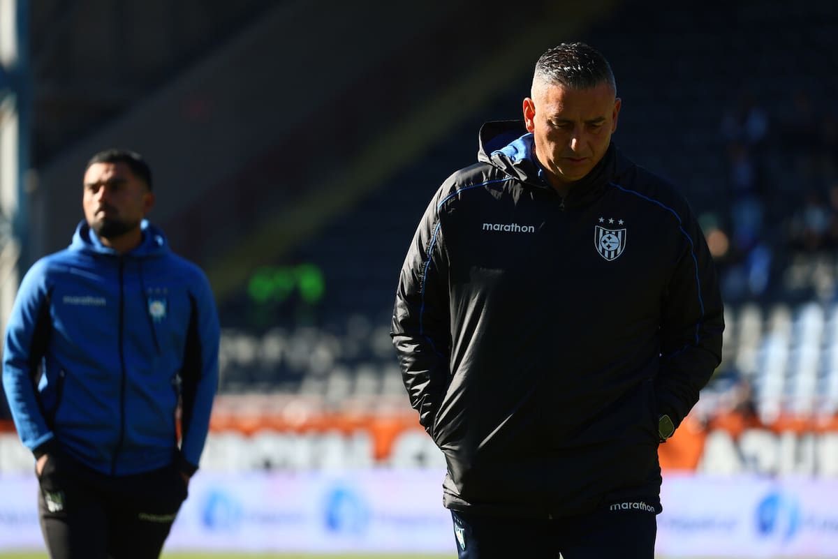 El entrenador de Huachipato. Foto: Agencia Aton.