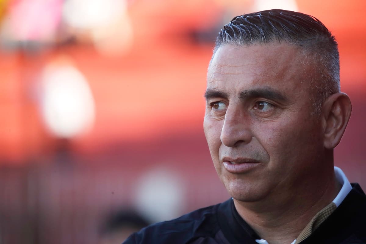 el ex entrenador de Ñublense. Agencia Aton.
