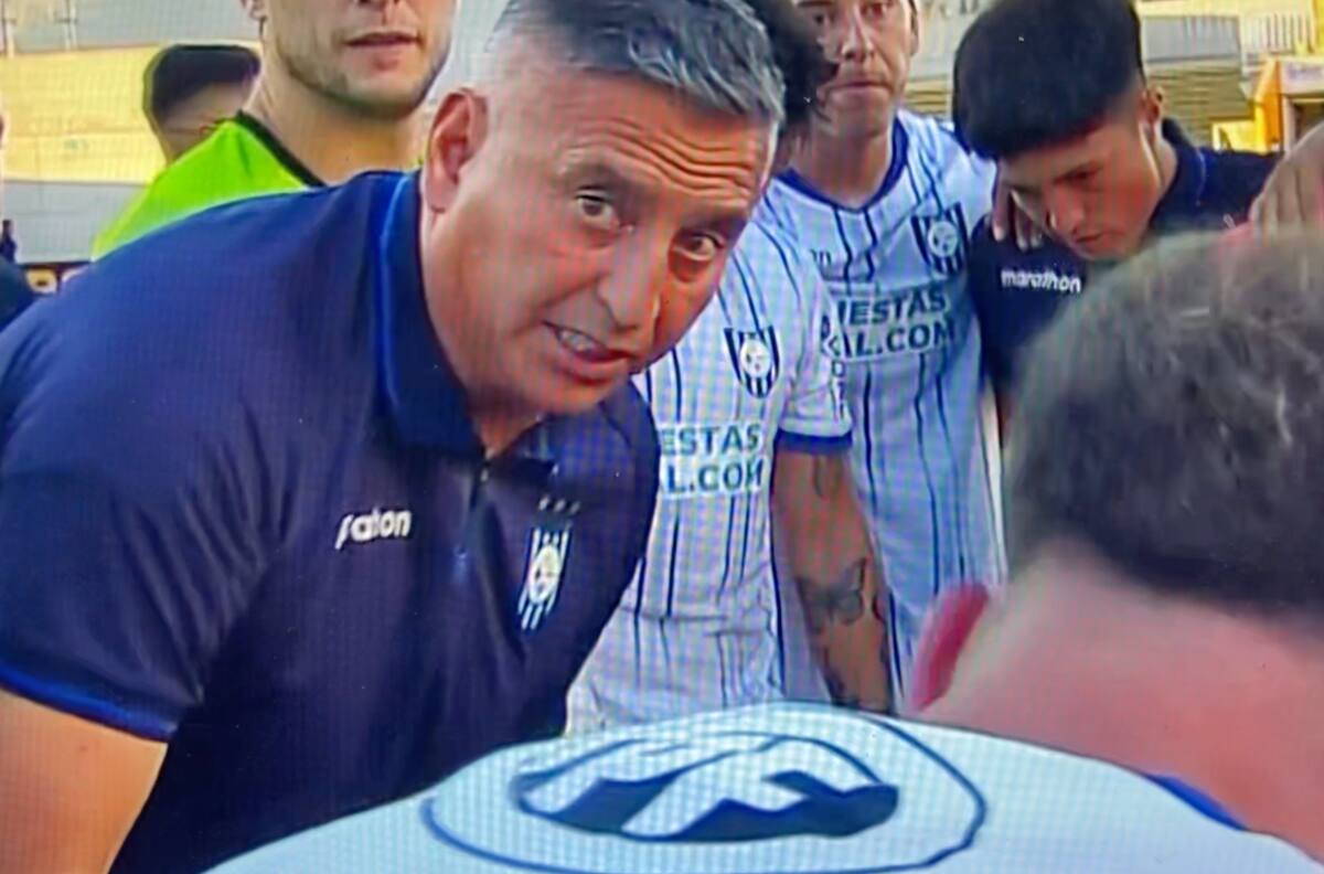 VIDEO | Quisieron grabar a Jaime García tras sufrir dura goleada con Huachipato: esta fue su reacción