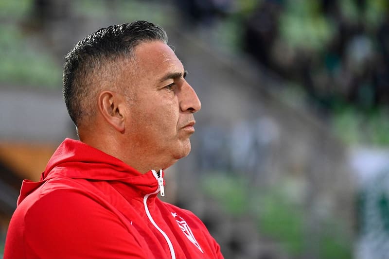 Jaime García dirigiendo a Santiago Wanderers en Primera B