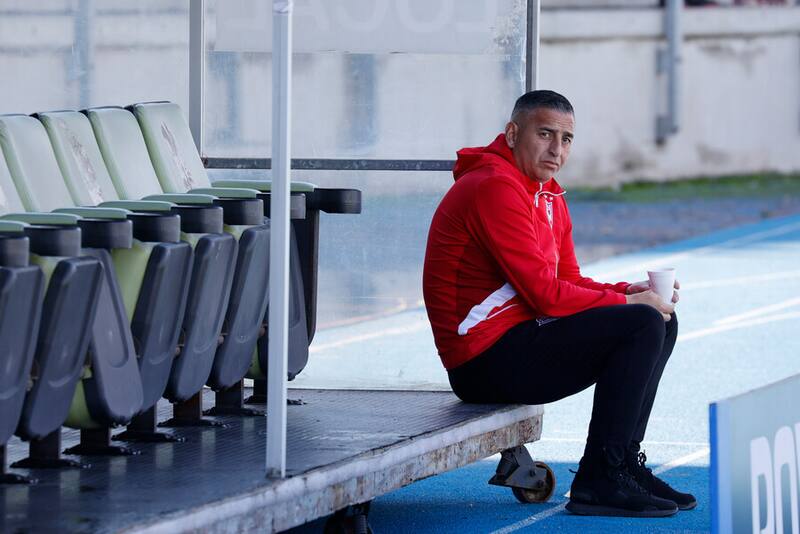 El director técnico de Wanderers lanzó una clara advertencia en conferencia de prensa. Foto: Aton.