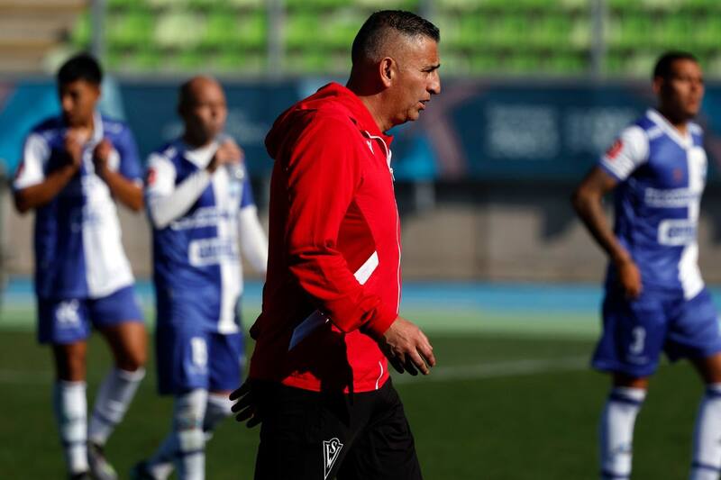 tuvo un estreno amargo al mando de Santiago Wanderers, al caer ante Deportes Antofagasta. Foto: Agencia Aton.