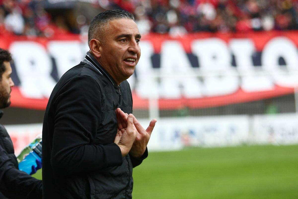 suma bonos para ser el nuevo técnico de la U.