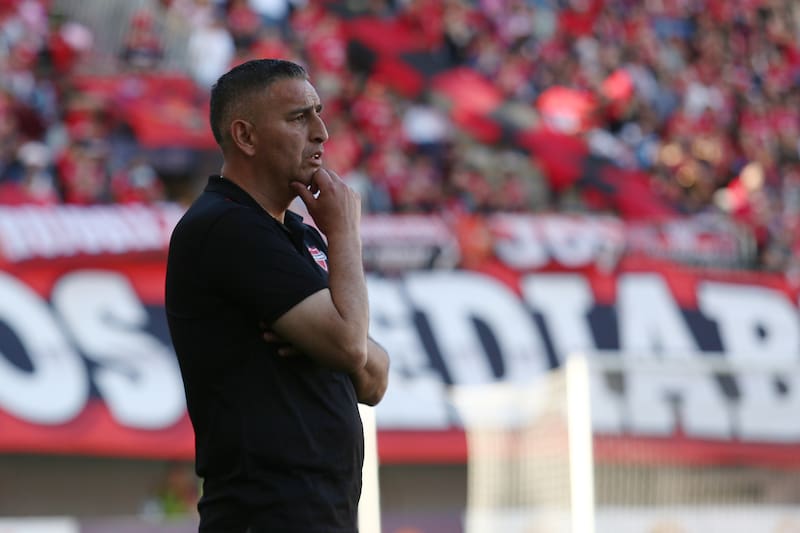 El técnico le pide tranquilidad a los hichas de Ñublense.
Mauricio Ulloa/Photosport