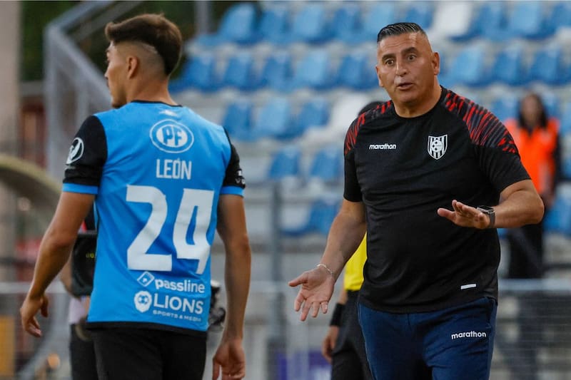 El entrenador durante la final de Copa Chile. Foto: Agencia Aton.