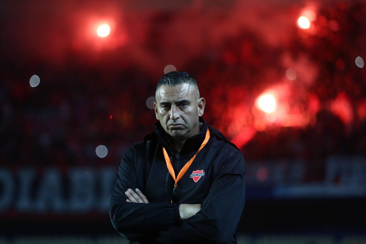 El entrenador de Ñublense vive un momento estelar con su equipo en la primera Copa Libertadores de su historia. Foto: Agencia Aton.