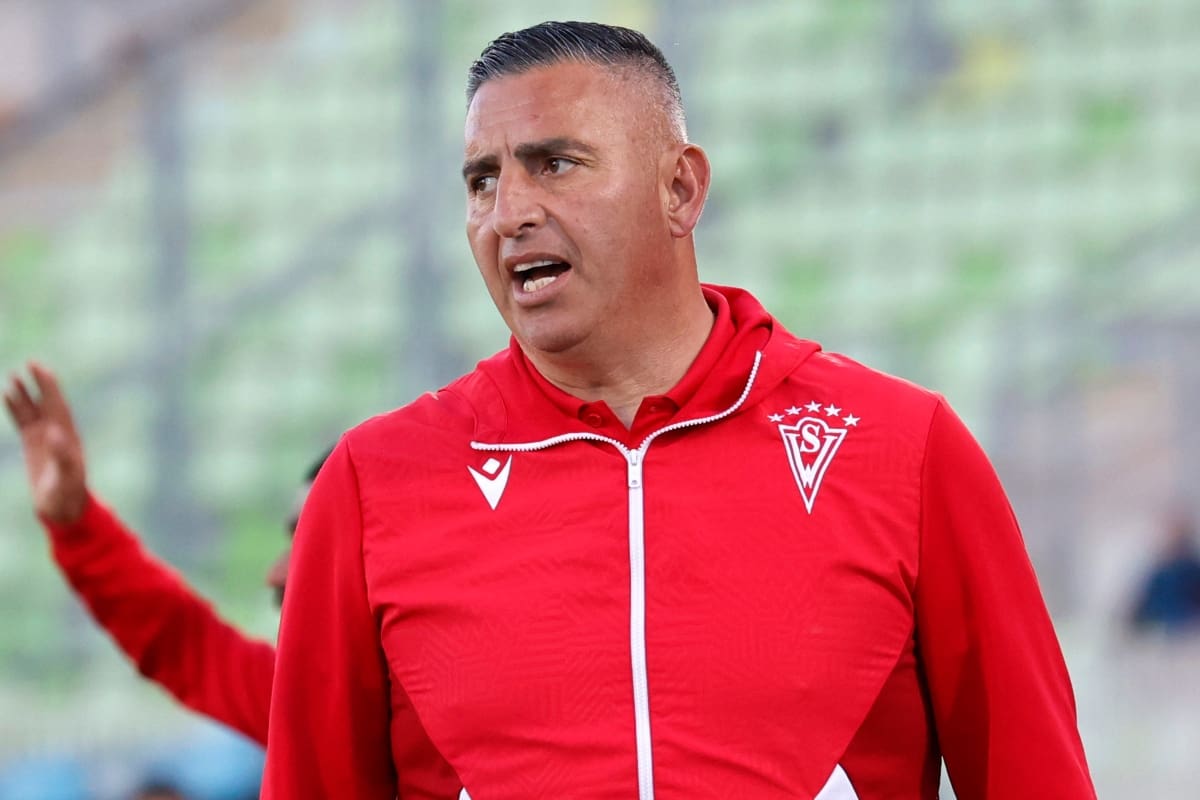 dejó de ser el DT de Wanderers. Foto: Agencia Aton.