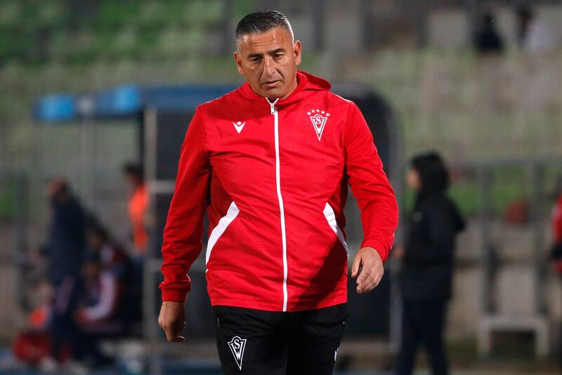 su descontento tras el empate ante San Marcos de Arica. (Foto: Aton)