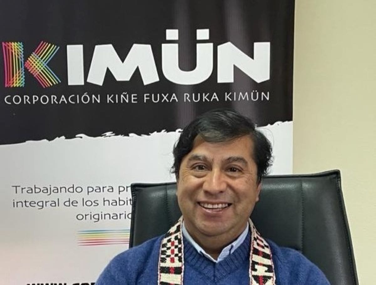 El hombre es presidente de la Fundación Kimün. Foto: ATON.
