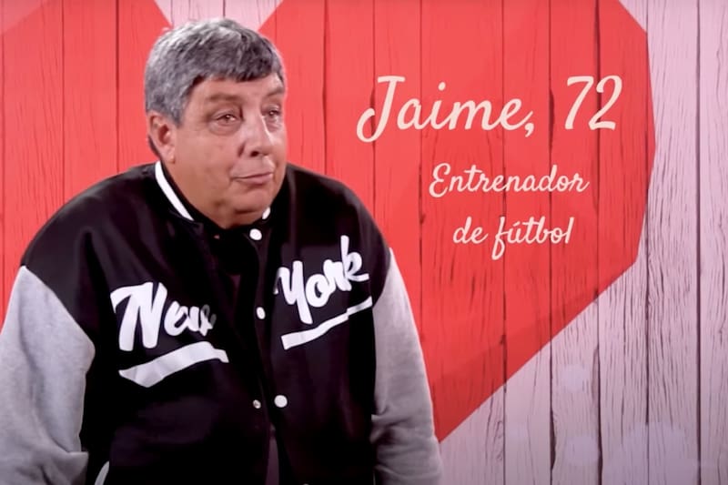 El DT reaparece en programa de TV en busca del amor.