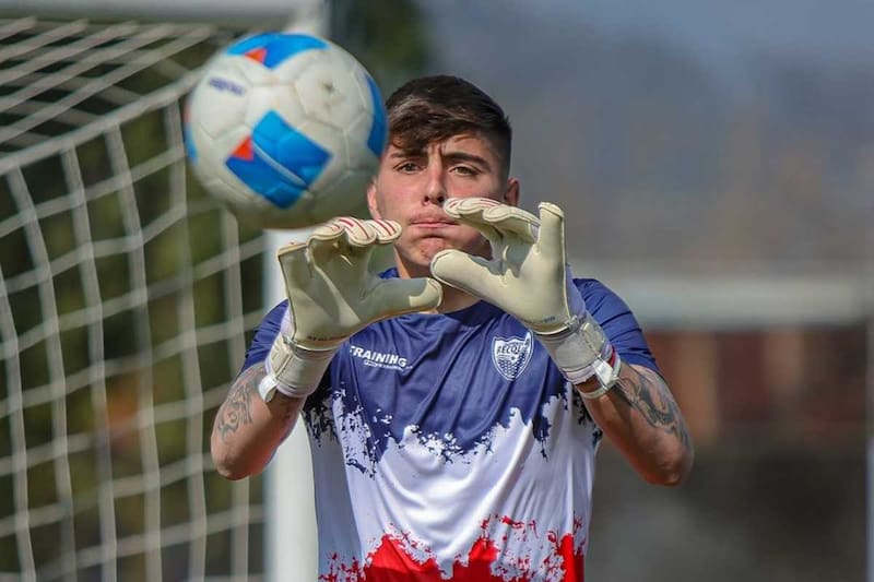 Portero de Deportes Recoleta y ahora nominado a la Roja adulta.
