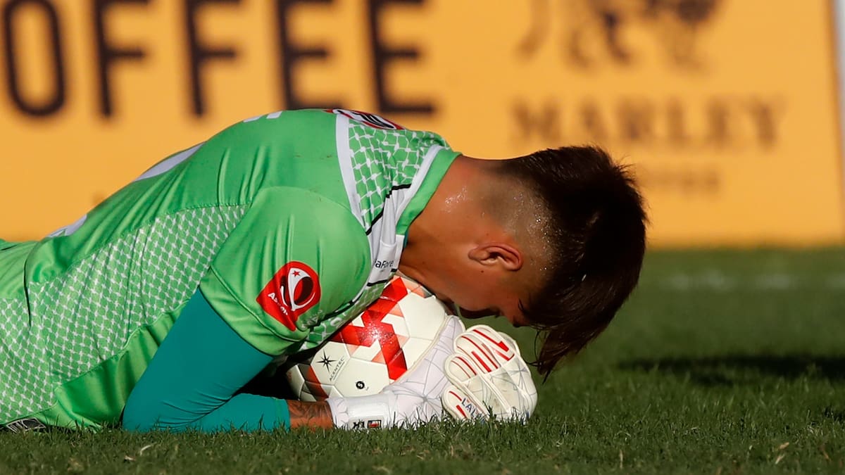 Mientras Fernando Ortiz busca arquero, una joven figura se ilusiona con llegar a Colo-Colo