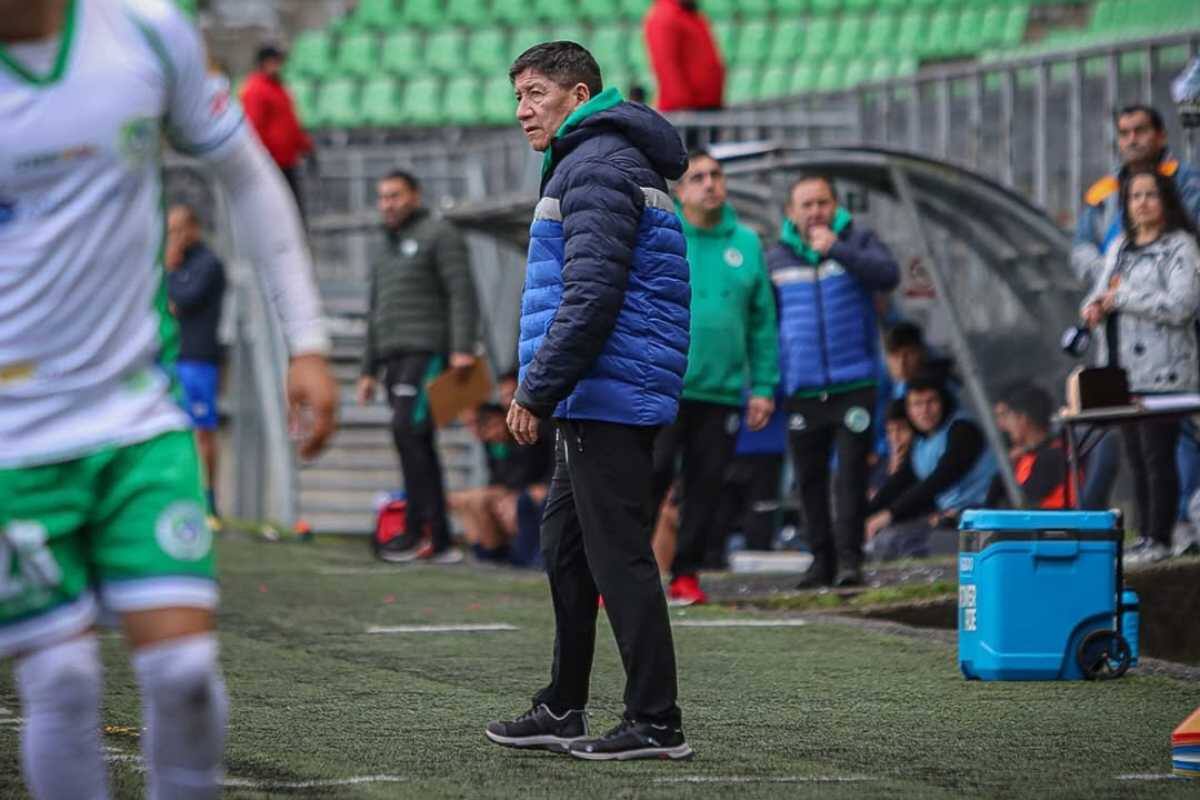 Reciente campeón de Segunda División con Puerto Montt. Foto: @dpmchile / @camilosantanaph