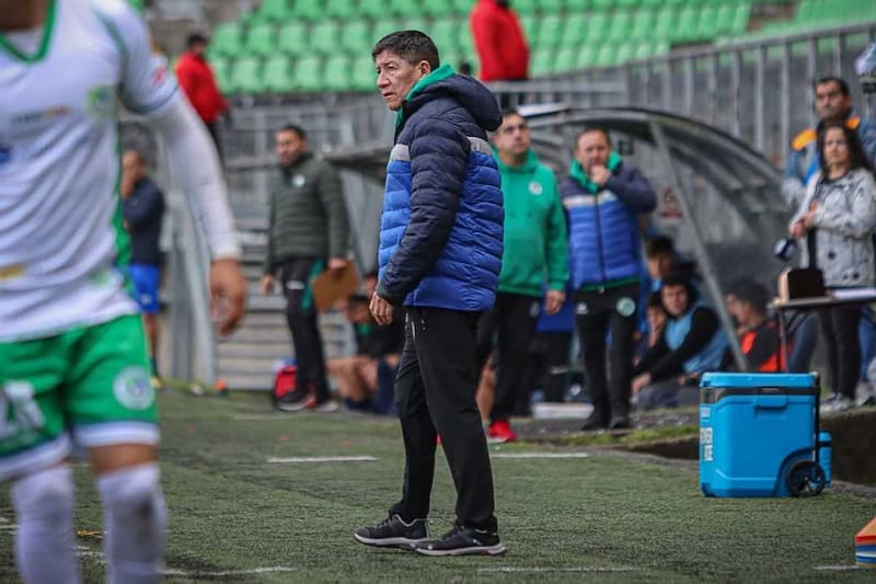Reciente campeón de Segunda División con Puerto Montt. Foto: @dpmchile / @camilosantanaph