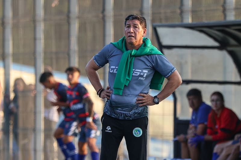 El DT en su paso por Deportes Puerto Montt. Foto Felipe Escobedo / En Cancha.