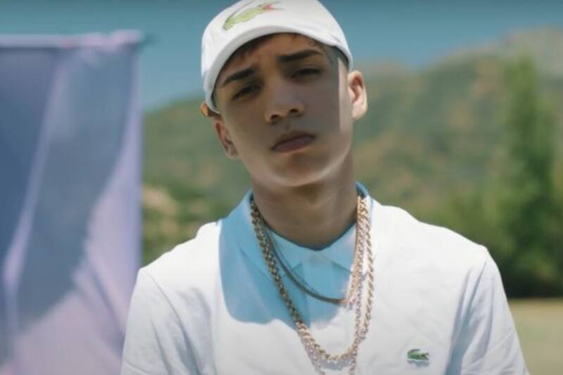 está siendo acusado de presunta violación grupal a una menor de edad.