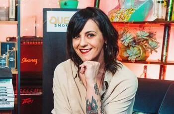 “Como andar en bicicleta”: Jani Dueñas volvió a la comedia y los escenarios