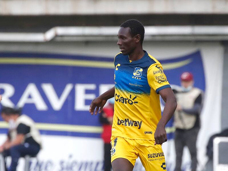 tuvo un pésimo rendimiento en Everton y ahora es seleccionado ecuatoriano. /Photosport