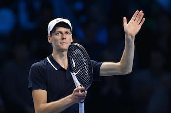Jannik Sinner acaba con la ilusión de Medvedev y se clasificó a semifinales del ATP Finals