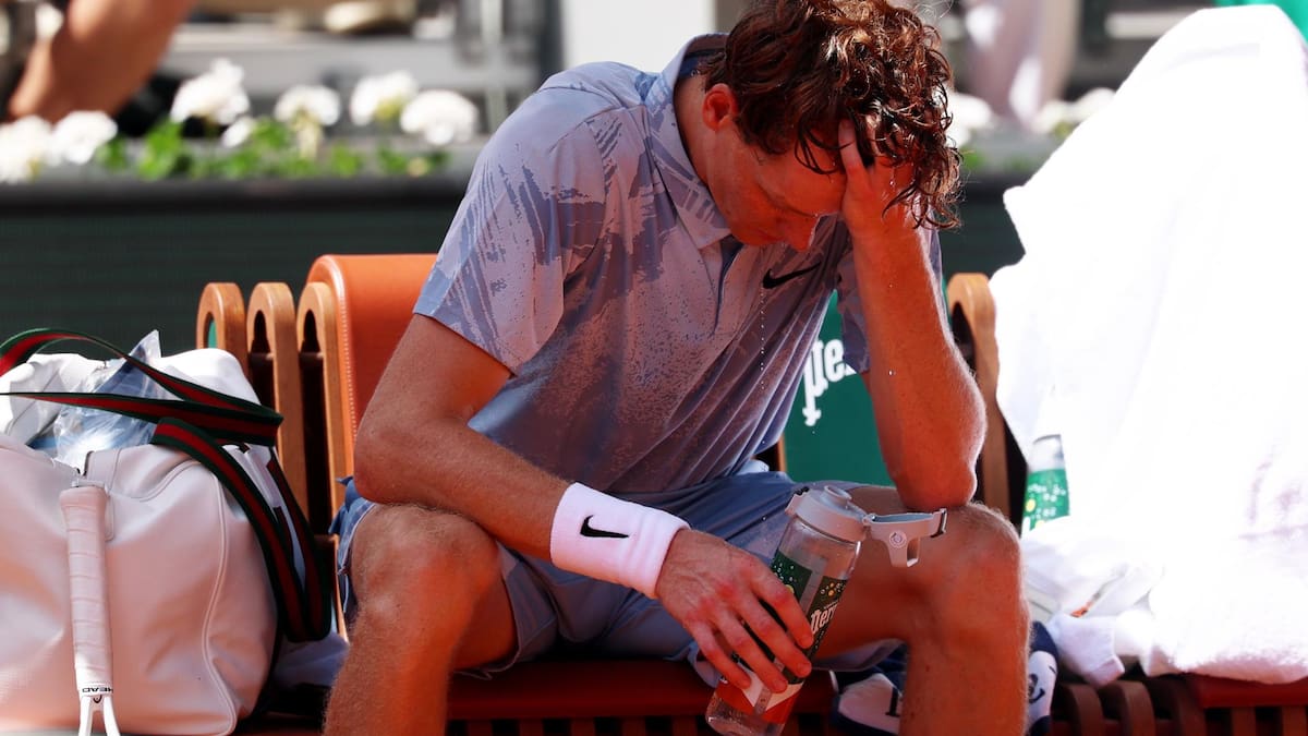 Sorpresa total en Roland Garros: Jannik Sinner eliminado en segunda ronda