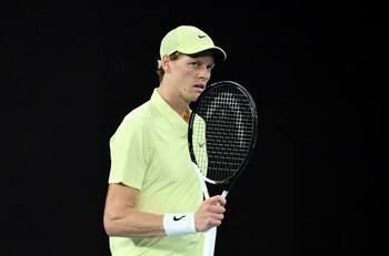 Djokovic y Sinner son favoritos: ¿A qué hora de Chile se juegan las semifinales del Australian Open?