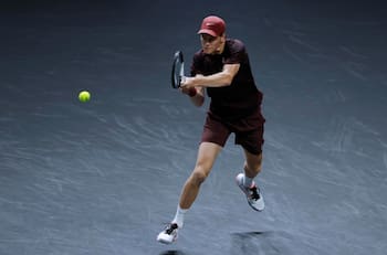 Jannik Sinner barre con Zverev y buscará el N°1 del mundo en la final del Masters 1000 de París