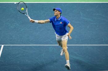 Imparable: Jannik Sinner clasificó a Italia a la final de Copa Davis y busca el bicampeonato