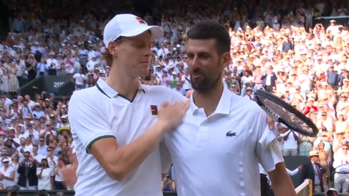 VIDEO | Del 1 a la leyenda: el comentado abrazo entre Jannik Sinner y Novak Djokovic en Wimbledon
