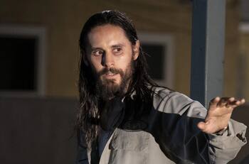 Jared Leto es un despiadado asesino en esta película de suspenso policial que está disponible en Prime Video