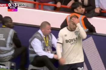 VIDEO: Iba a marcar el gol del año en la Premier League... pero su compañero se lo arruinó