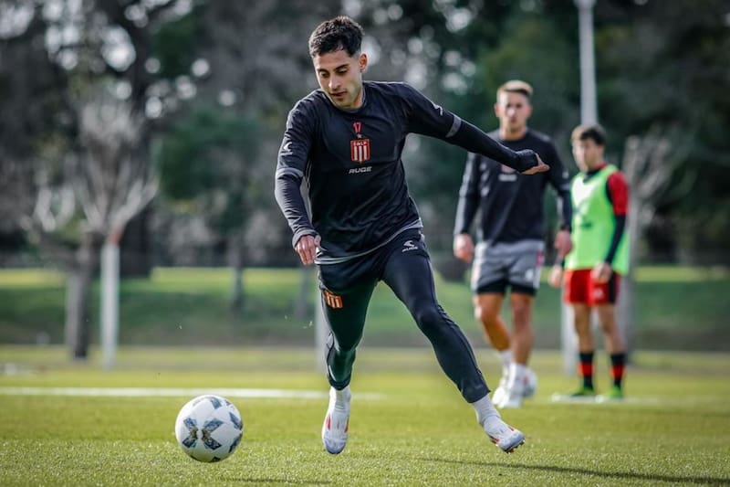 Javier Altamirano está ad portas de volver a sumar minutos en Argentina.