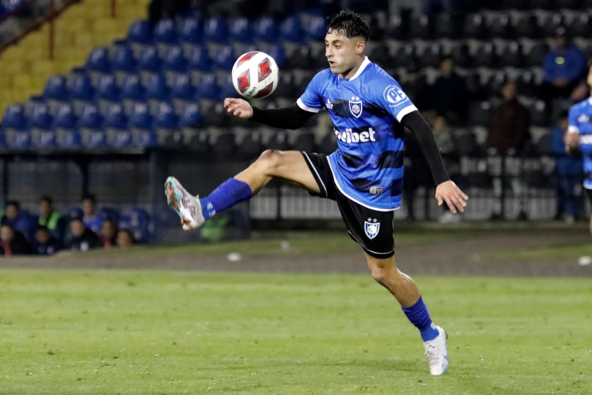 El volante de 23 años es la gran figura de Huachipato, líder del Campeonato Nacional 2023. (Foto: Agencia Aton)