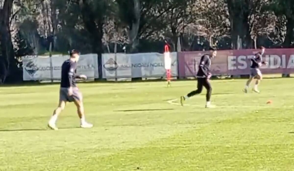 ya entrena junto a sus compañeros.