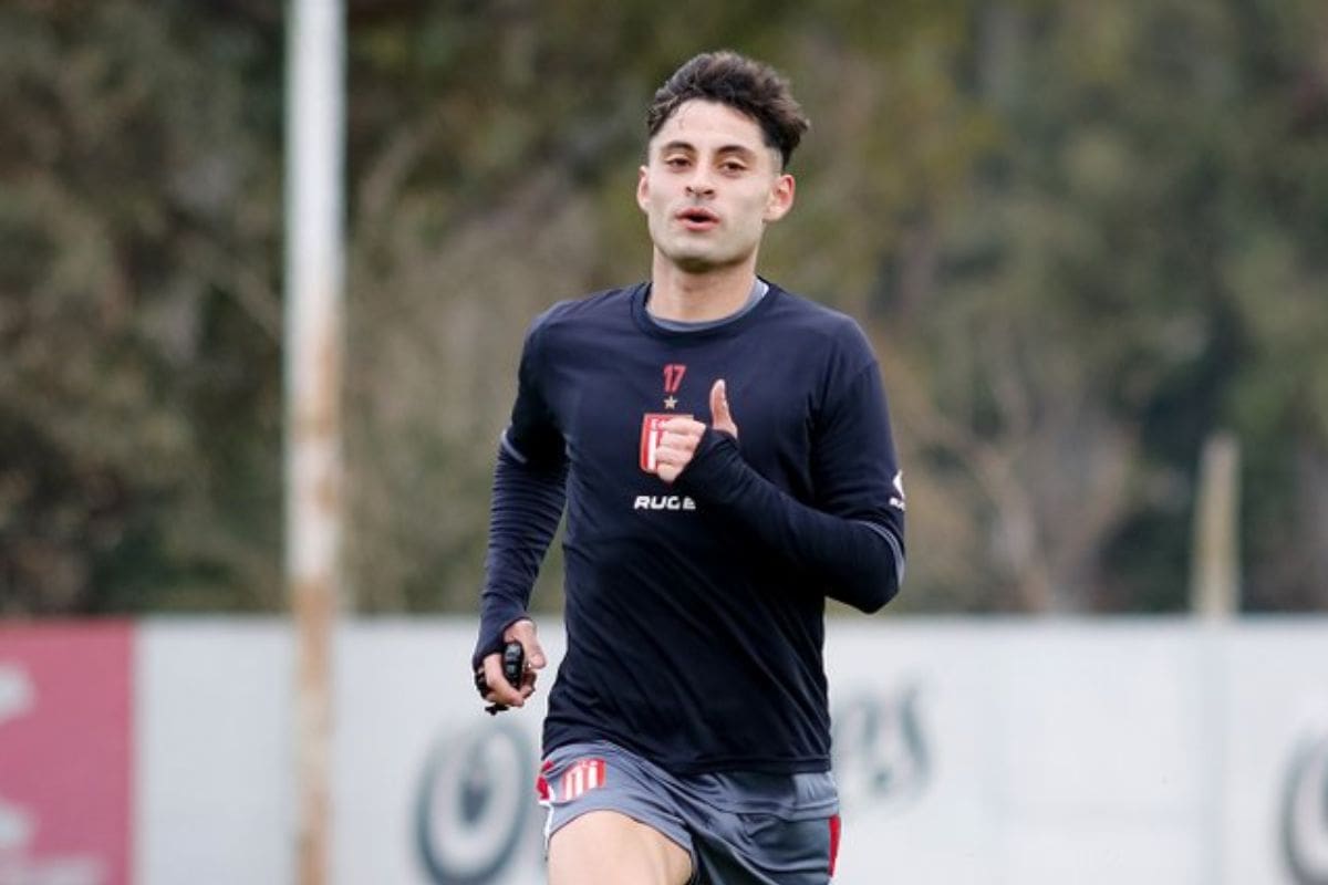 recibió el alta médica y ya está autorizado para entrenar a la par con sus compañeros. Foto: Twitter Estudiantes de La Plata.
