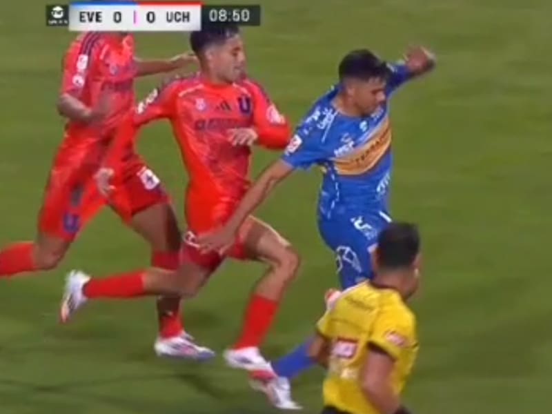El volante fue expulsado por una polémica patada ante Everton.