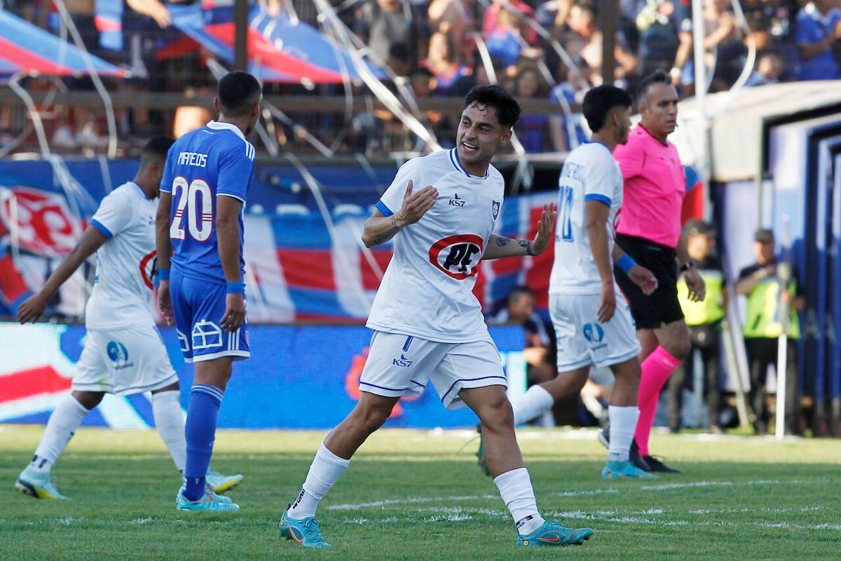 El día en que Javier Altamirano le declaró su amor a Universidad Católica. Foto: Aton.