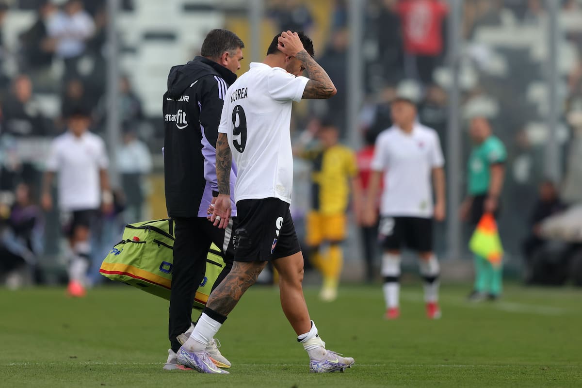 El delantero salió lesionado. Foto: Aton.